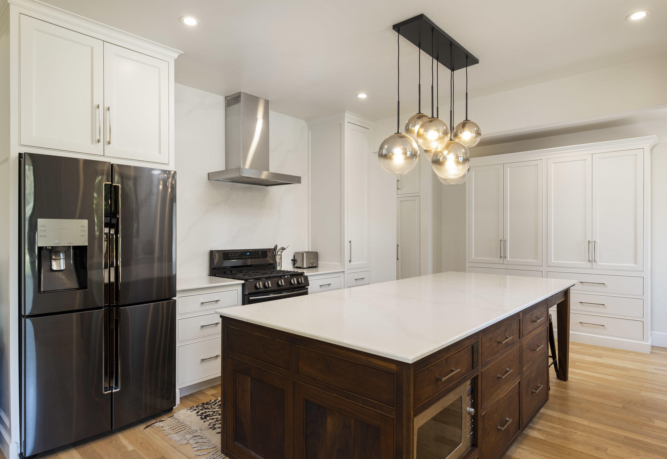 1595 East Valley Road Montecito, CA 93108 - Photo 8 of 17 Kitchen2