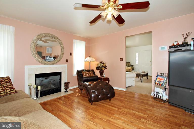 4638 Old Court Road Pikesville, MD 21208 - Photo 6 of 22 Family Room