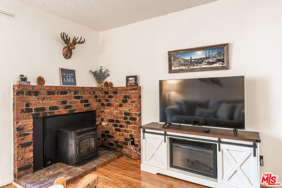 2499 Sierra Nevada Road, Unit R2 Mammoth Lakes, CA 93546 - Photo 4 of 23