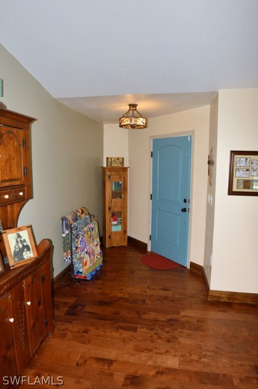 2041 Rialto Way Alva, FL 33920 - Photo 4 of 32 a view of a livingroom with toys