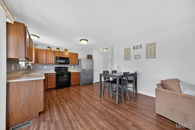 $270,000 | 2292 Bay Tree Drive, St. Peters, MO 63376