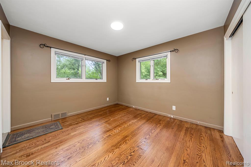 32560 Hearthstone Road Farmington, MI 48334 - Photo 14 of 31