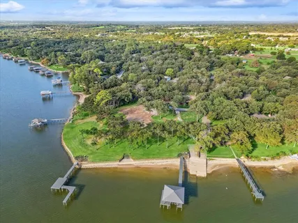 $999,999 | 12424 Lake Forest Drive, Azle, TX 76020