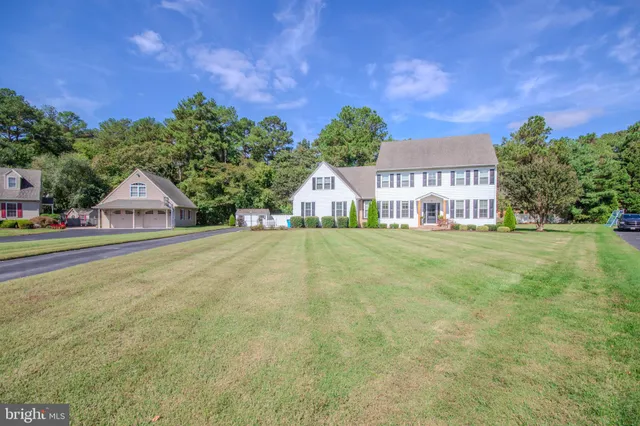 a house view with a outdoor space