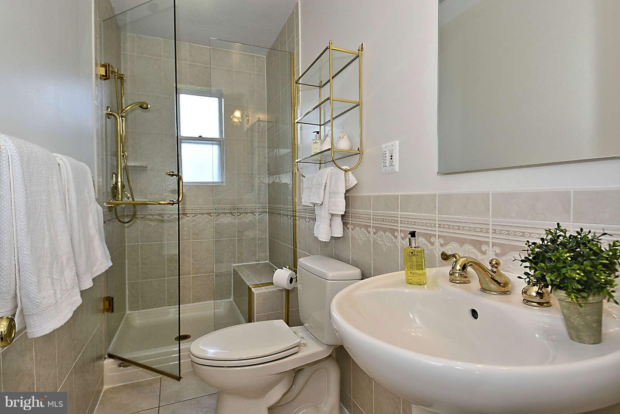 4502 Woodfield Road Kensington, MD 20895 - Photo 19 of 30 Bath