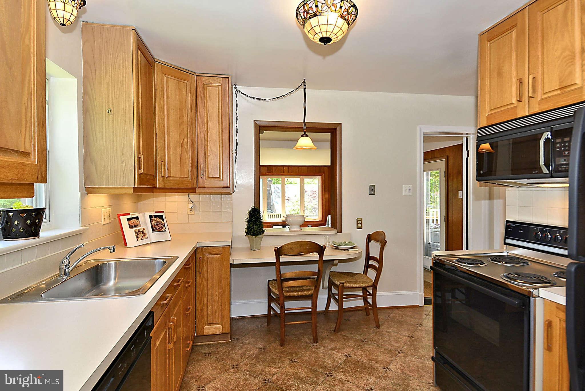 4502 Woodfield Road Kensington, MD 20895 - Photo 10 of 30 Kitchen