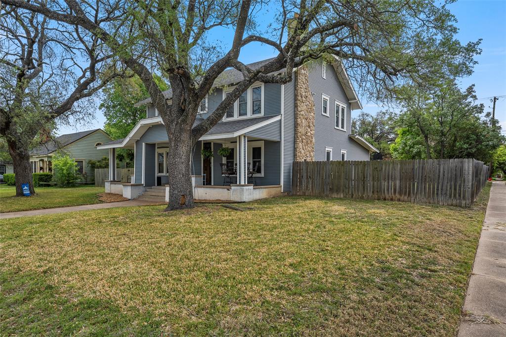 2326 Parrott Avenue Waco, TX 76707 - Photo 4 of 37 a view of a house with a yard