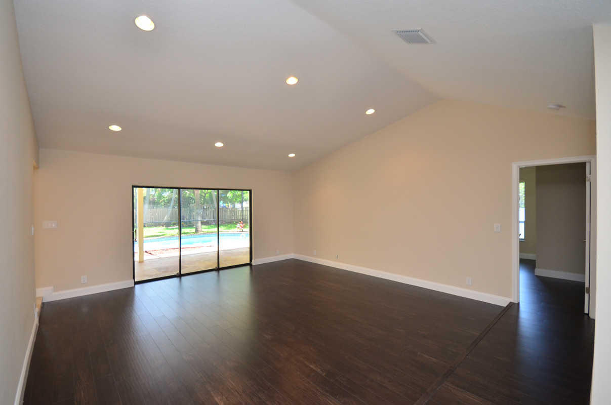 98 Southwest 12th Way Boca Raton, FL 33486 - Photo 3 of 18 Living Room