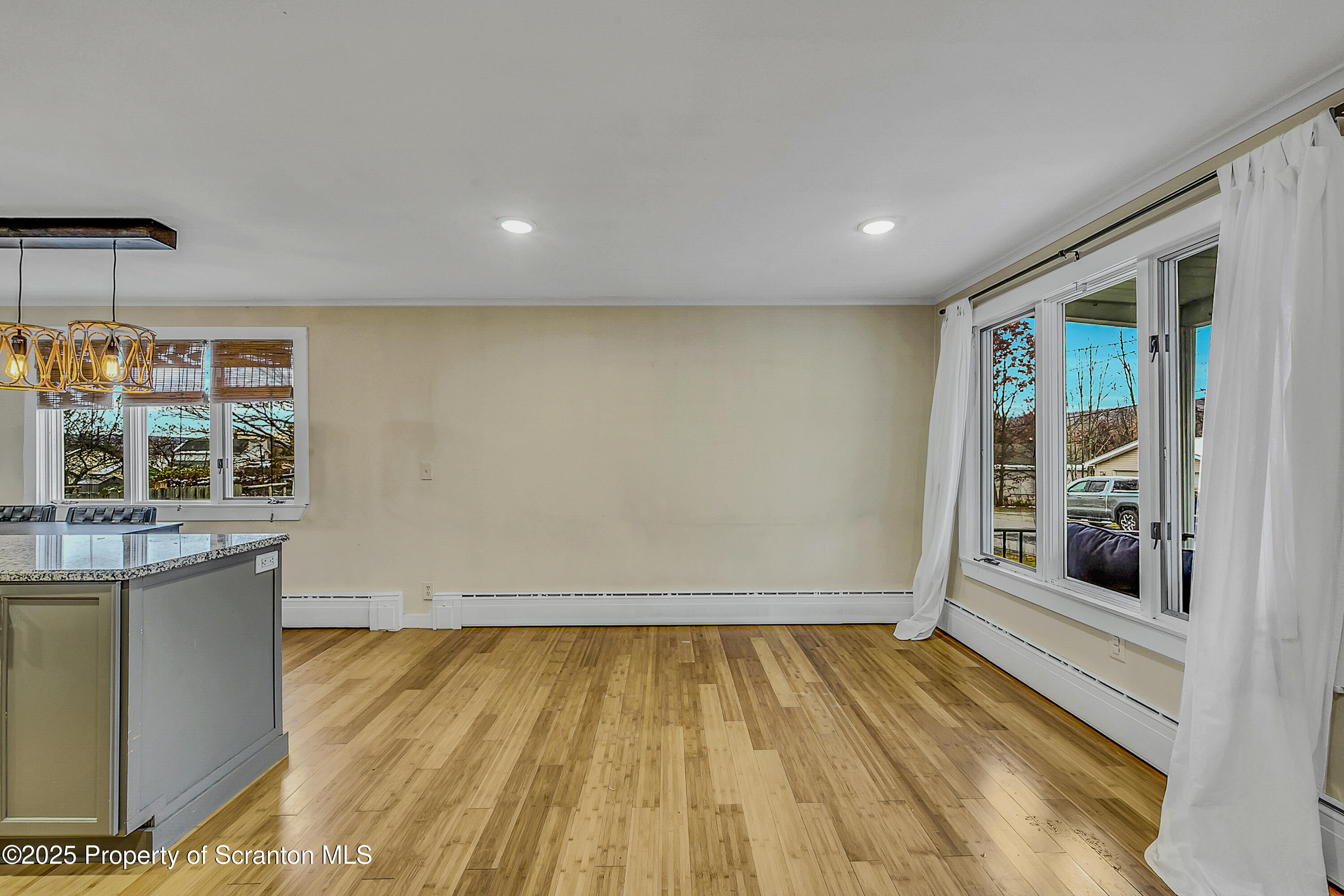 820 Oak Street Eynon, PA 18403 - Photo 12 of 27 Living Room