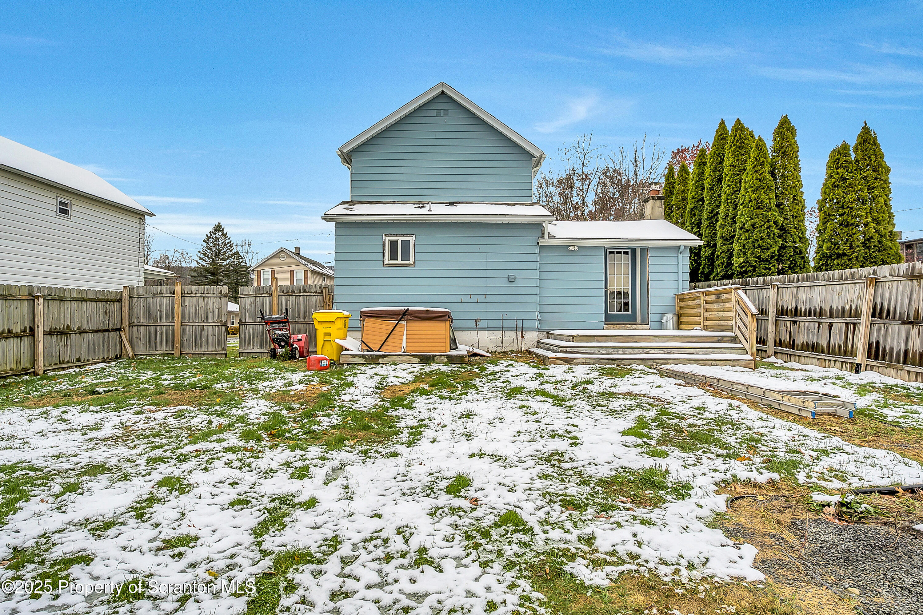 820 Oak Street Eynon, PA 18403 - Photo 5 of 27 Oak-5