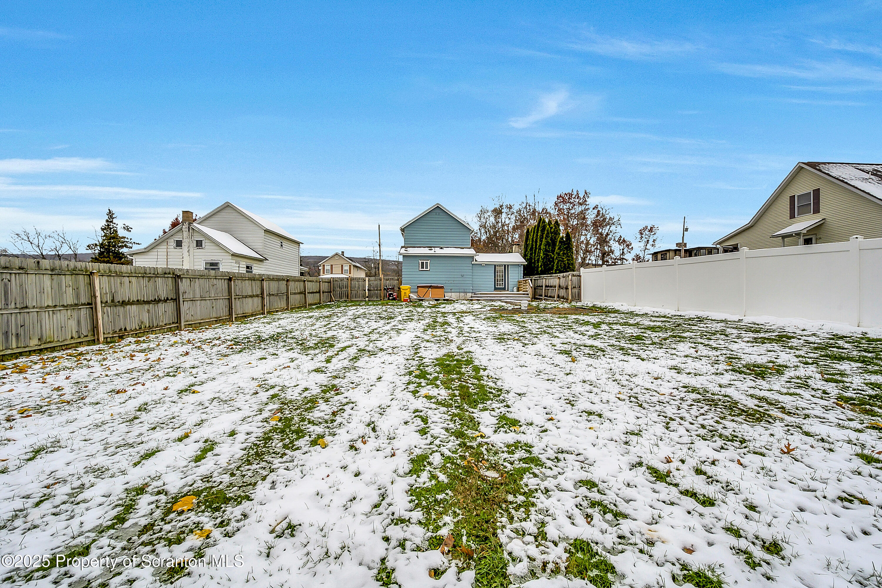 820 Oak Street Eynon, PA 18403 - Photo 7 of 27 Oak-7