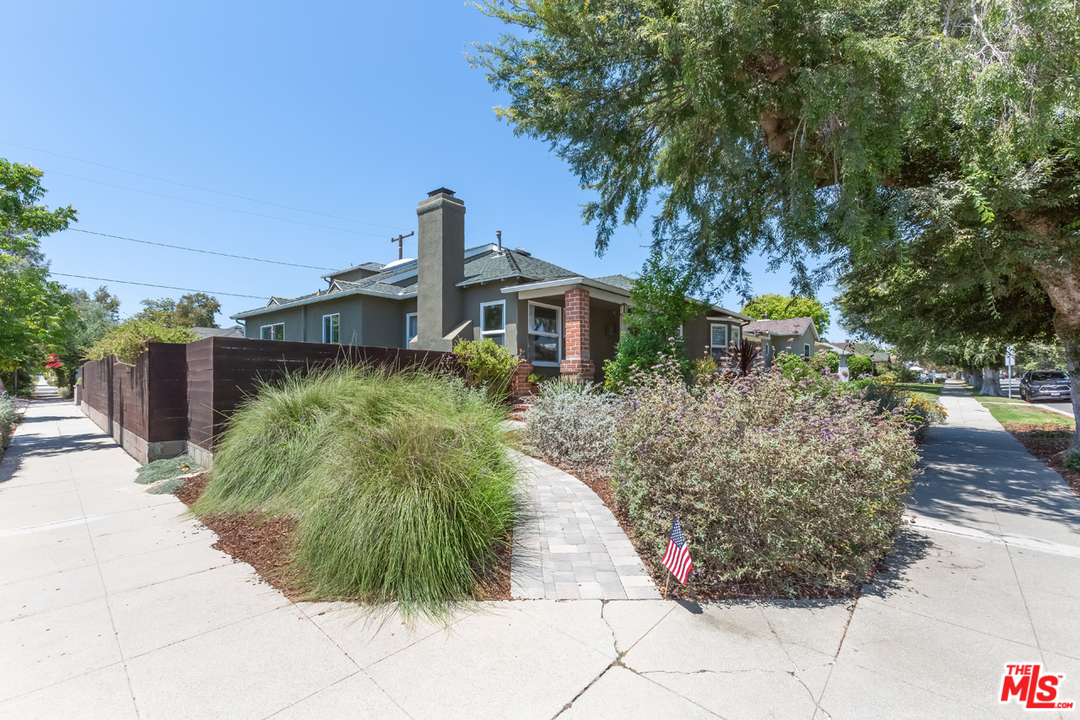 10965 Braddock Drive Culver City, CA 90230 - Photo 2 of 50