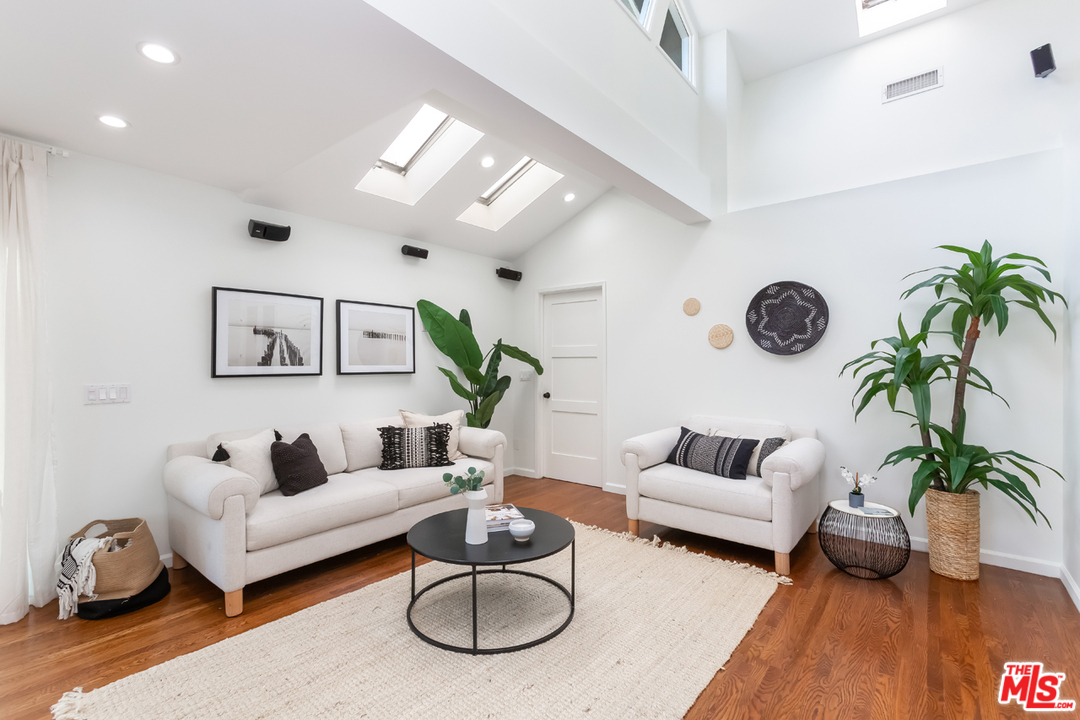 10965 Braddock Drive Culver City, CA 90230 - Photo 13 of 50