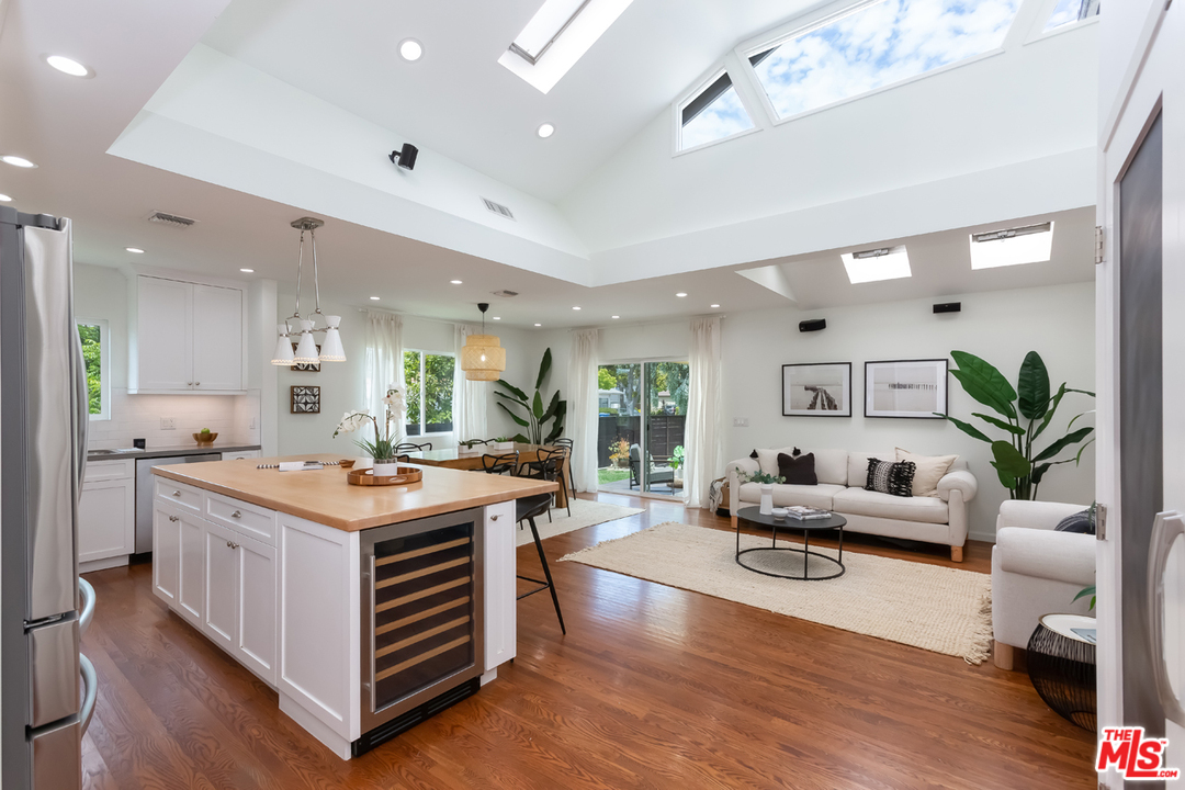 10965 Braddock Drive Culver City, CA 90230 - Photo 3 of 50