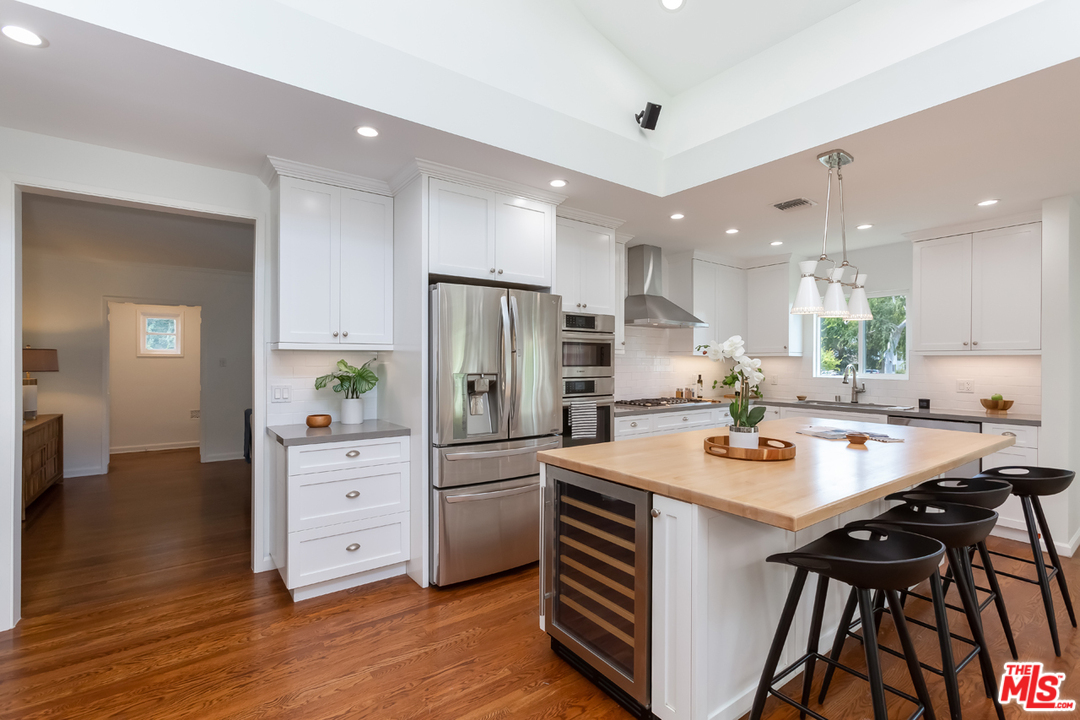 10965 Braddock Drive Culver City, CA 90230 - Photo 4 of 50