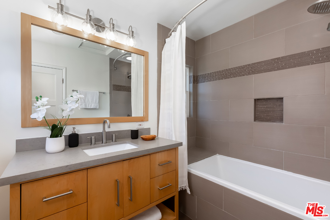 10965 Braddock Drive Culver City, CA 90230 - Photo 31 of 50