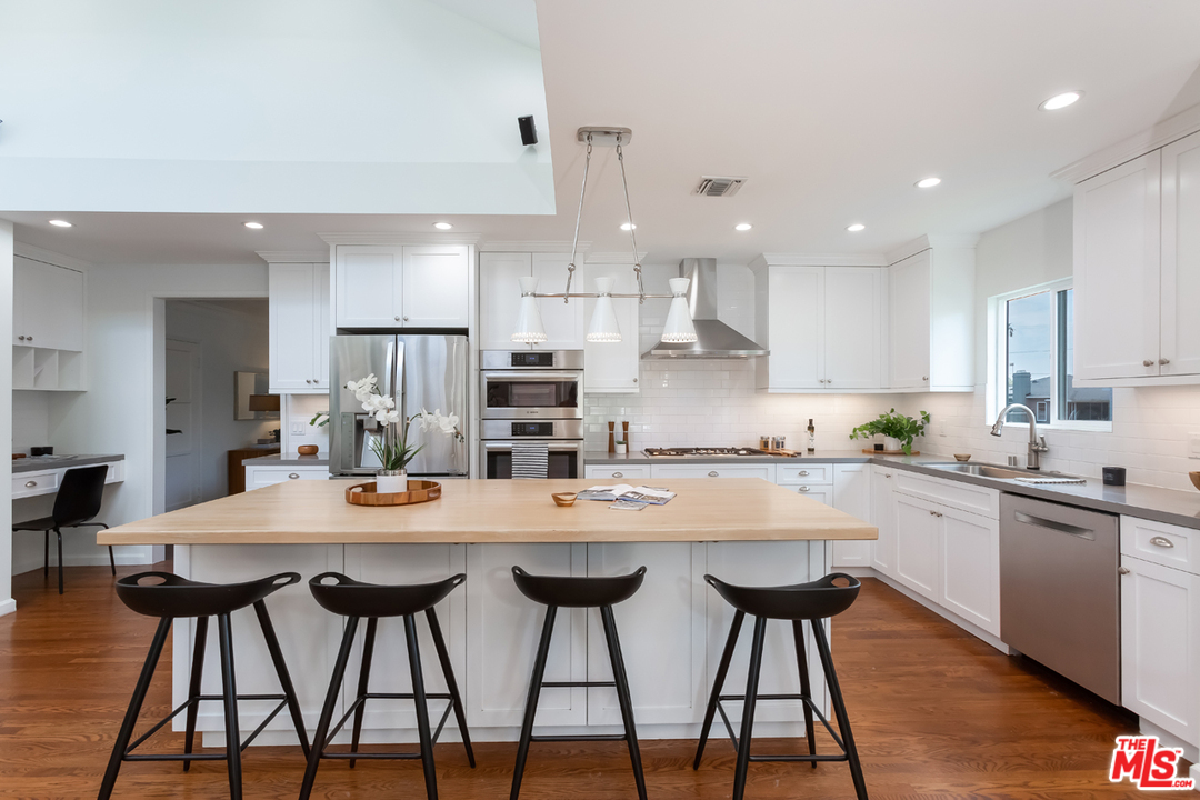 10965 Braddock Drive Culver City, CA 90230 - Photo 6 of 50