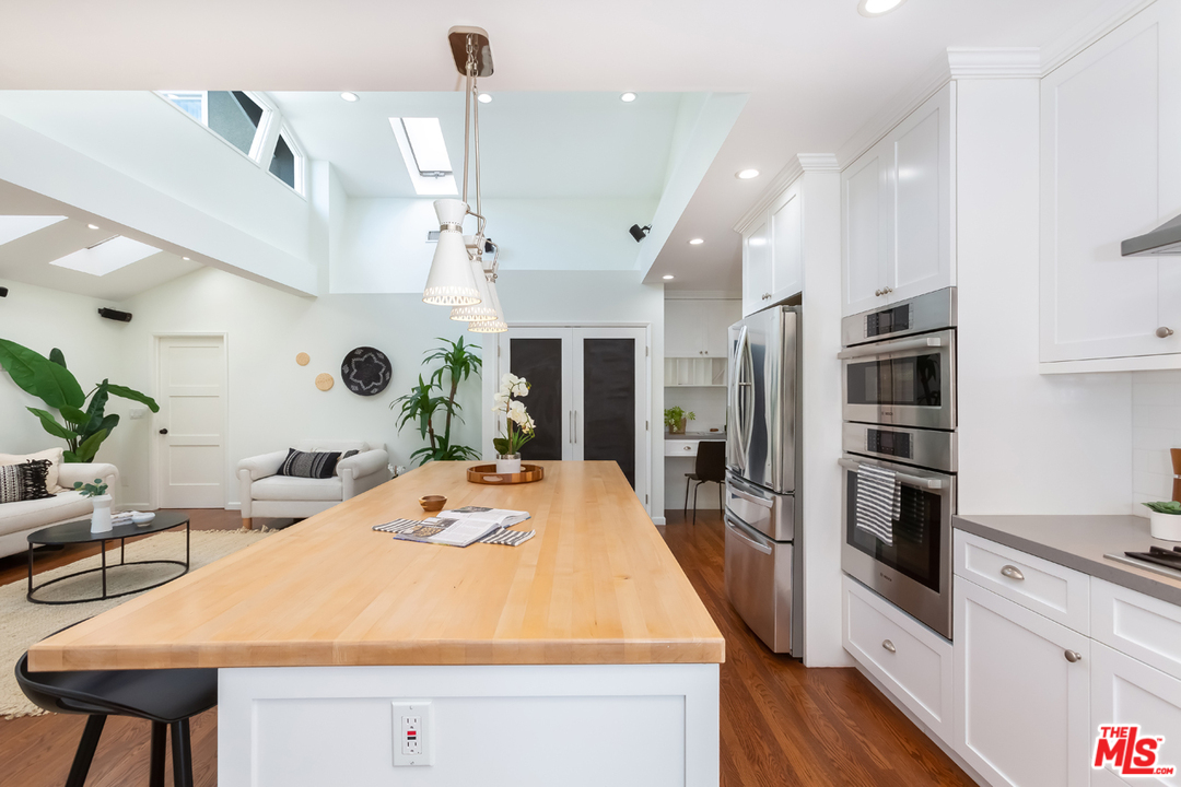 10965 Braddock Drive Culver City, CA 90230 - Photo 9 of 50