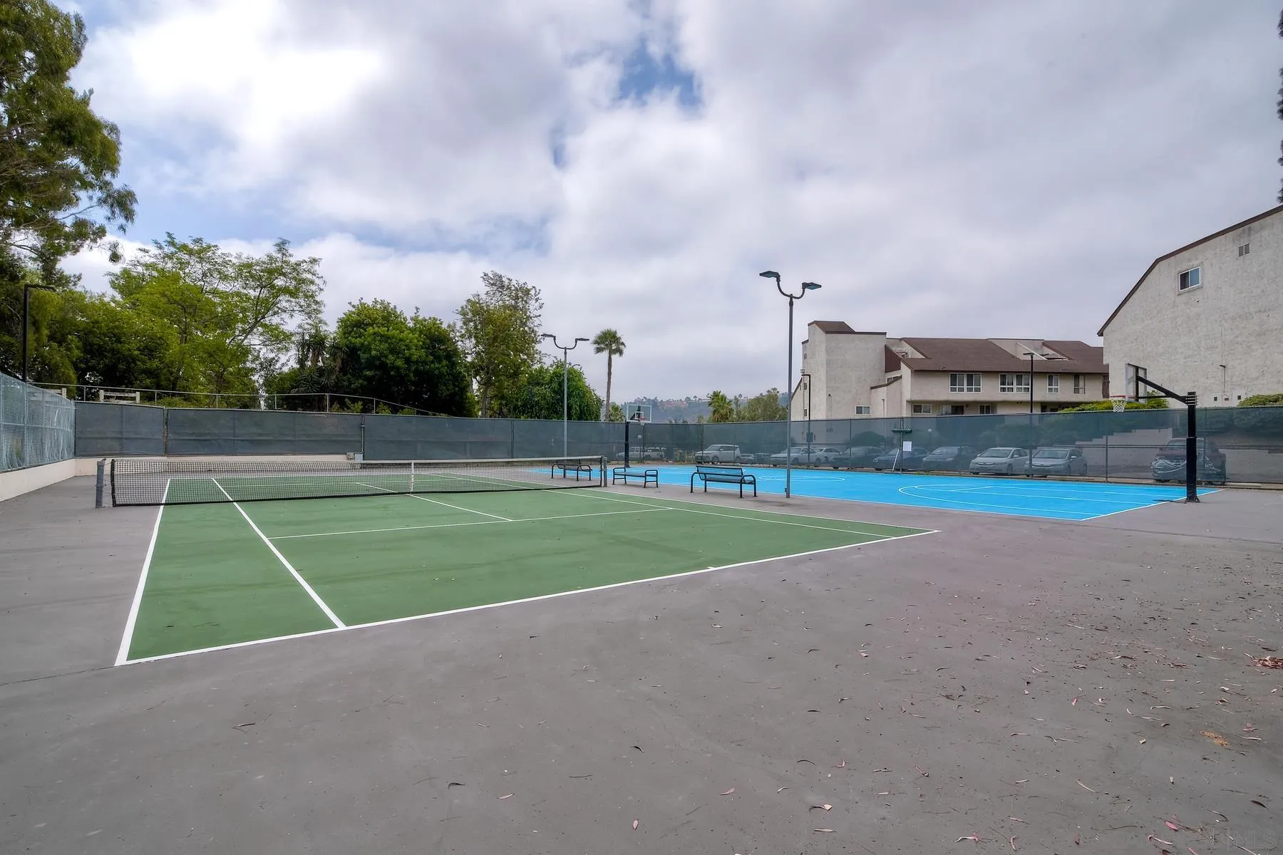 6151 Rancho Mission Road, Unit 317 San Diego, CA 92108 - Photo 27 of 31 a view of a basketball court