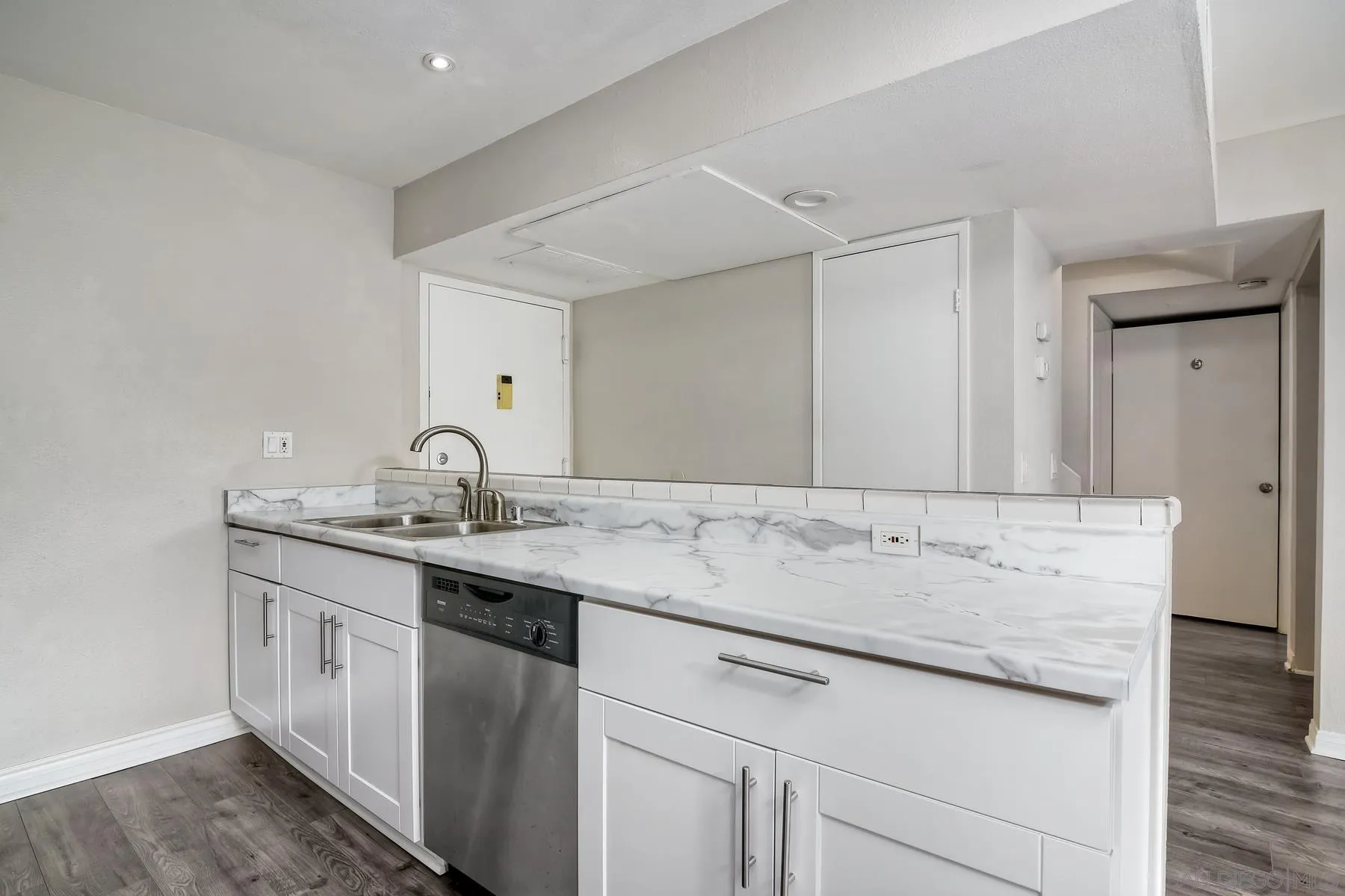 6151 Rancho Mission Road, Unit 317 San Diego, CA 92108 - Photo 4 of 31