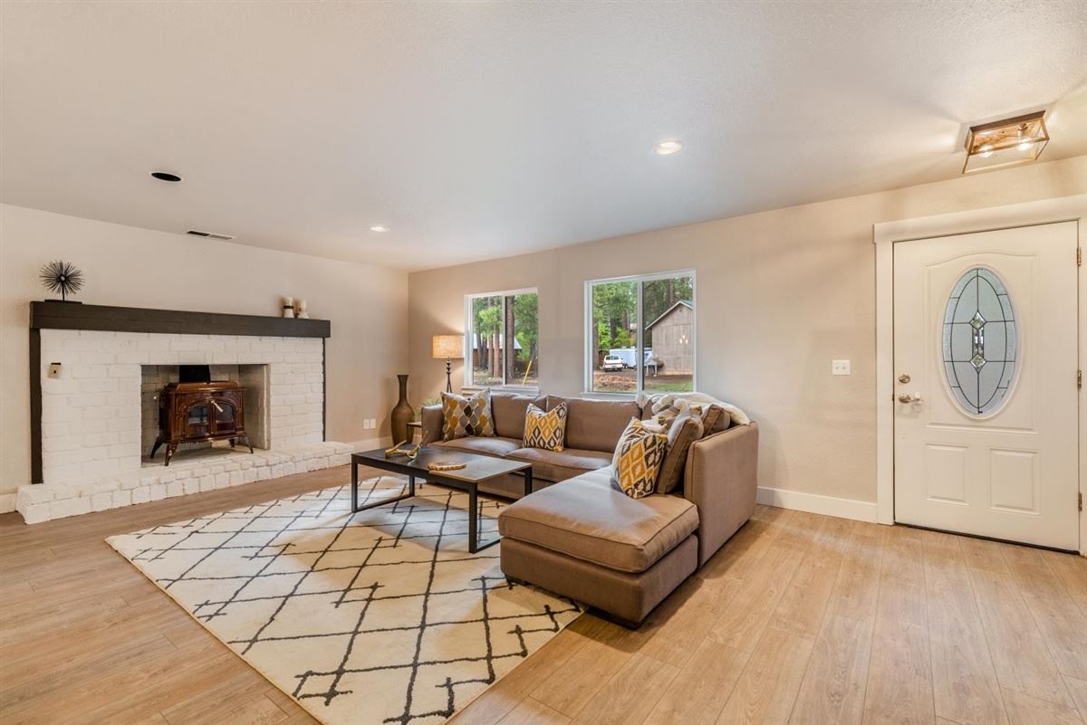 10690 Martis Valley Road Truckee, CA 96161 - Photo 5 of 21 Gallery Image 5