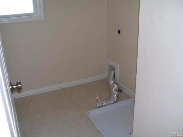 3544 Sunbright Lane Raleigh, NC 27610 - Photo 5 of 9