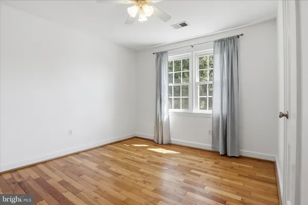 $2,295 | 1305 South Walter Reed Drive, Unit 201, Arlington, VA 22204