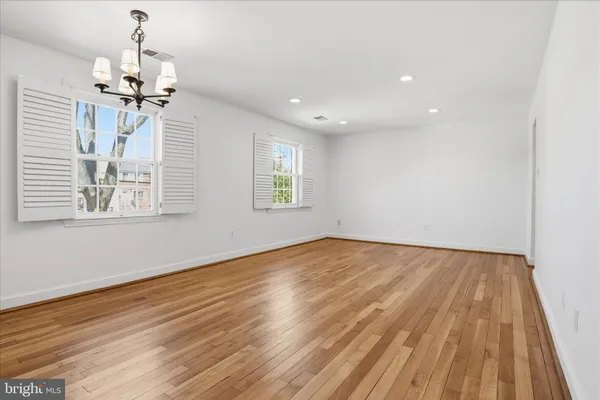 $2,295 | 1305 South Walter Reed Drive, Unit 201, Arlington, VA 22204