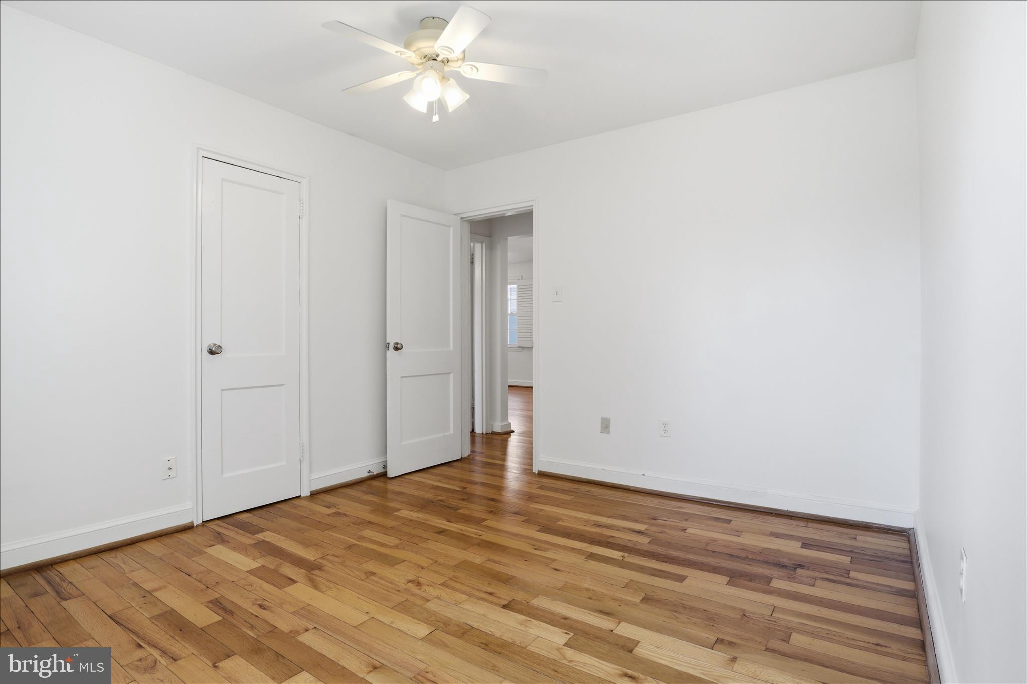 1305 South Walter Reed Drive, Unit 201 Arlington, VA 22204 - Photo 10 of 17 Bright and open secondary bedroom