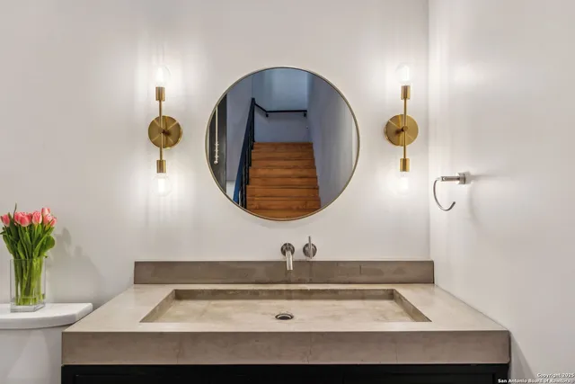 $5,500 | 212 Madison, Unit 7, San Antonio, TX 78204