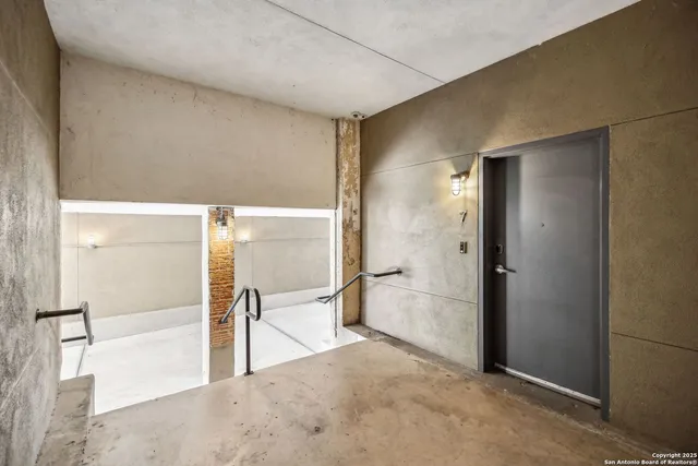 $5,500 | 212 Madison, Unit 7, San Antonio, TX 78204