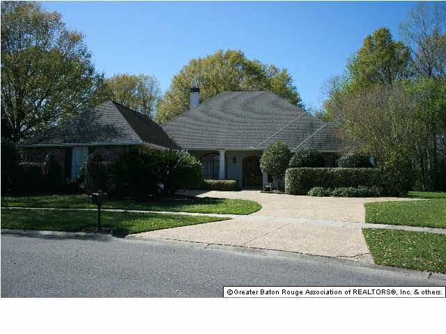 3924 Overlook Point Court Baton Rouge, LA 70817 - Photo 1 of 8 Gallery Image 1