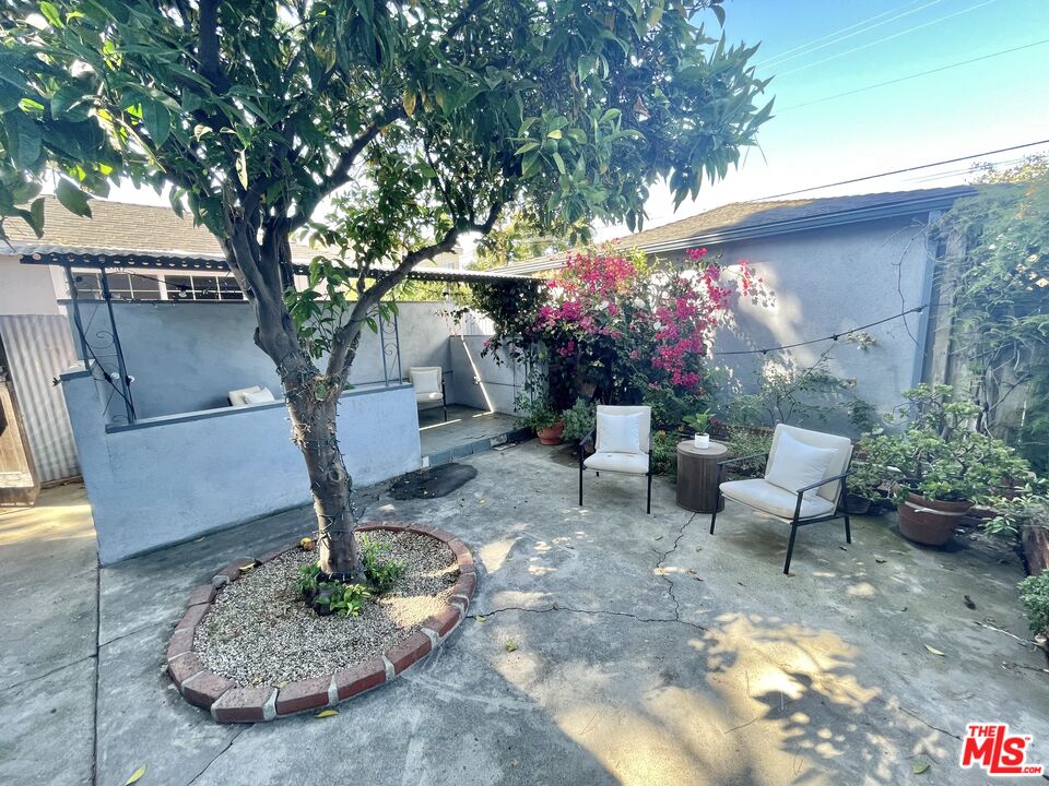11419 Charnock Road Los Angeles, CA 90066 - Photo 16 of 20 Gallery Image 16