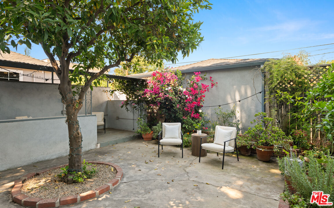 11419 Charnock Road Los Angeles, CA 90066 - Photo 17 of 20 Gallery Image 17