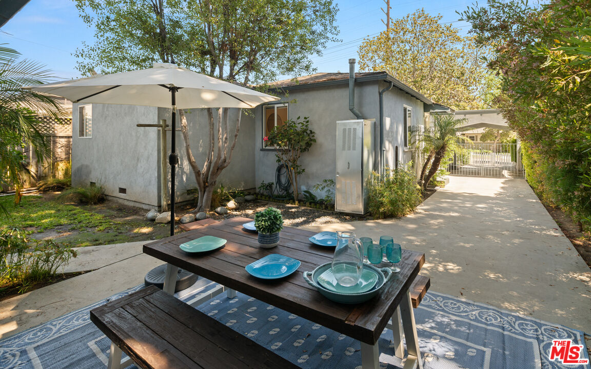 11419 Charnock Road Los Angeles, CA 90066 - Photo 18 of 20 Gallery Image 18