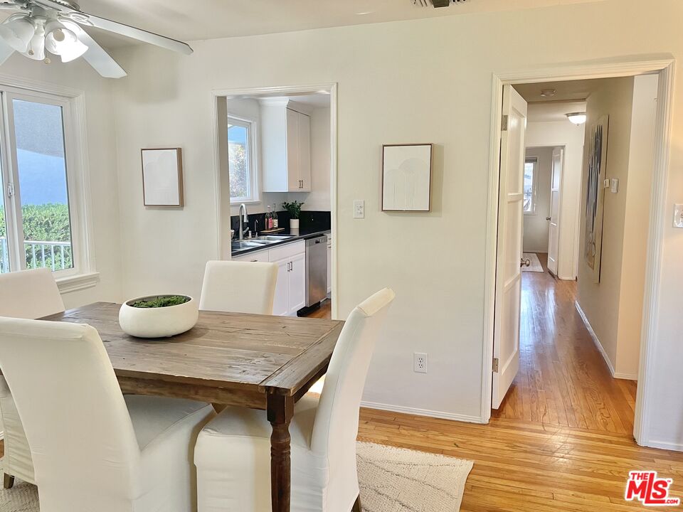 11419 Charnock Road Los Angeles, CA 90066 - Photo 4 of 20 Gallery Image 4