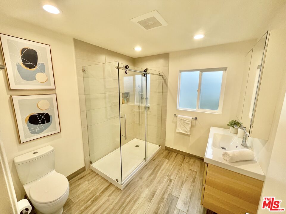 11419 Charnock Road Los Angeles, CA 90066 - Photo 9 of 20 Gallery Image 9
