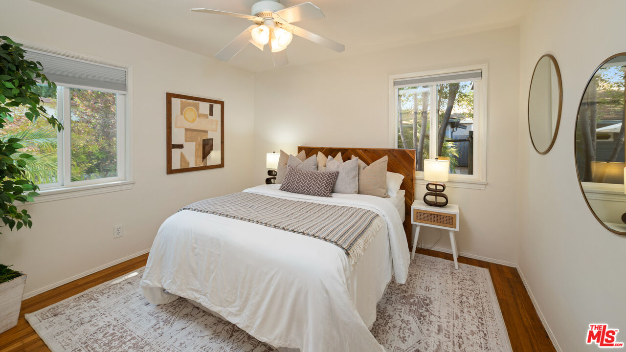 11419 Charnock Road Los Angeles, CA 90066 - Photo 10 of 20 Gallery Image 10