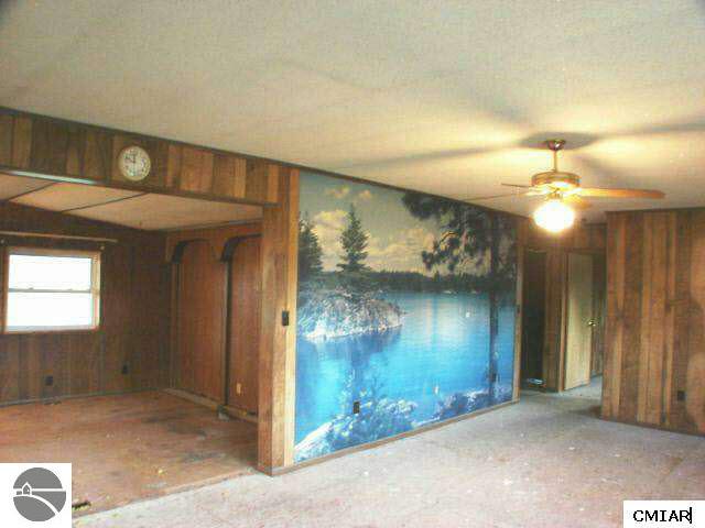 9670 West Tyler Road Sumner, MI 48889 - Photo 4 of 9 1767022-3.JPG