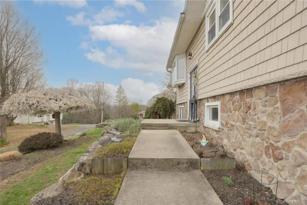 $959,000 | 2 Emily Lane, Stony Point, NY 10980