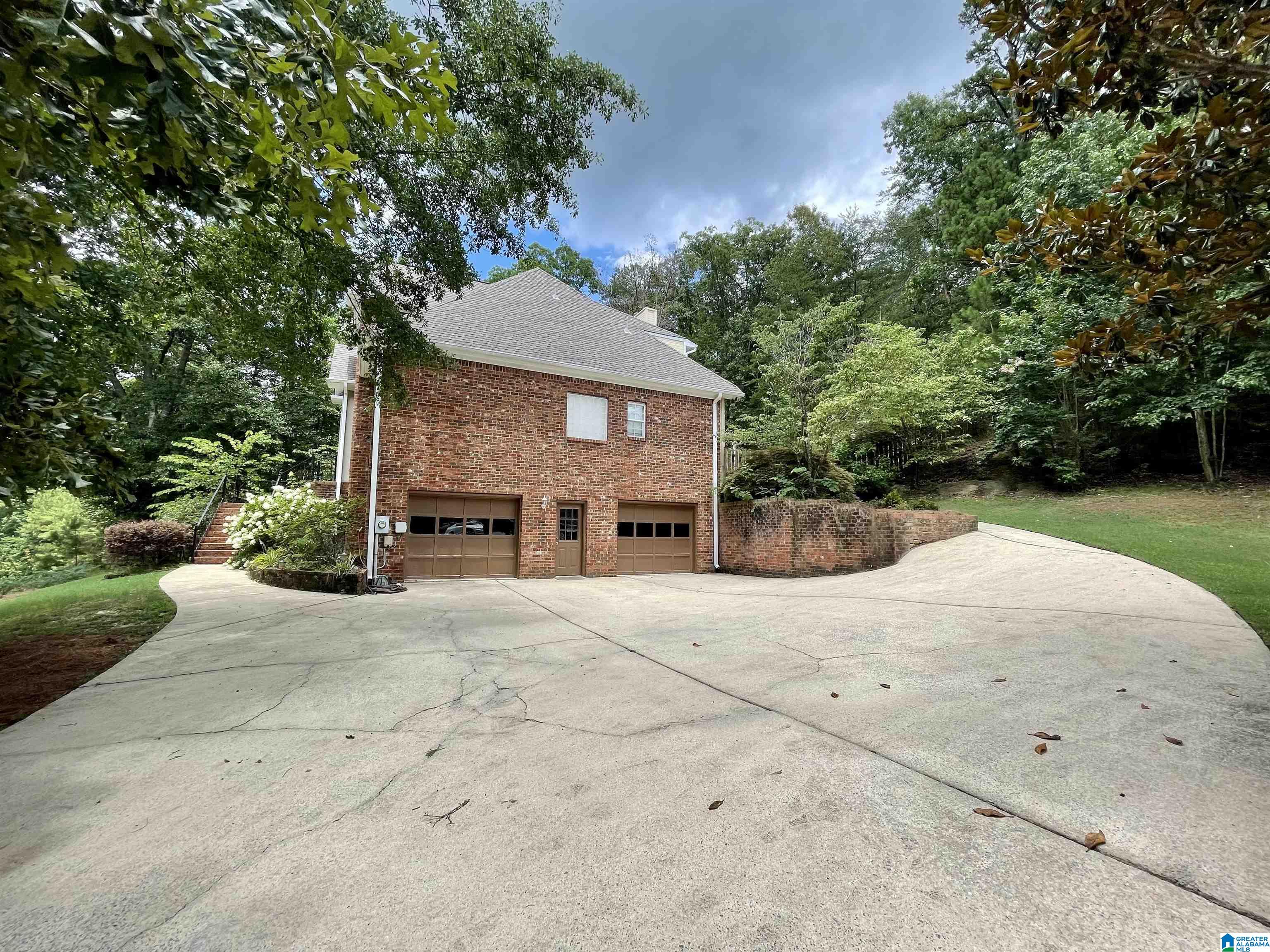 207 Weatherly Club Drive Alabaster, AL 35007 - Photo 3 of 37