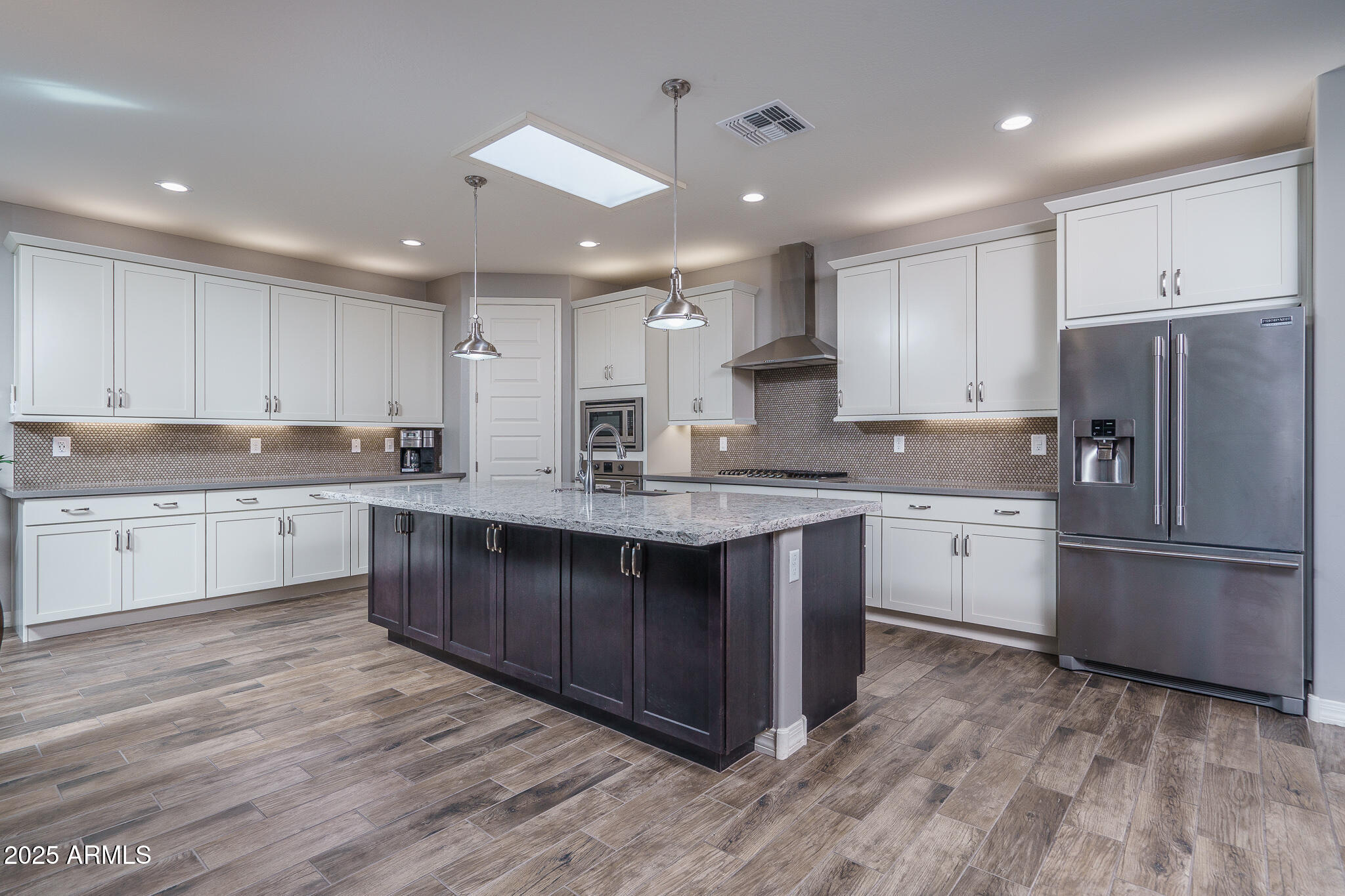 4) KITCHEN