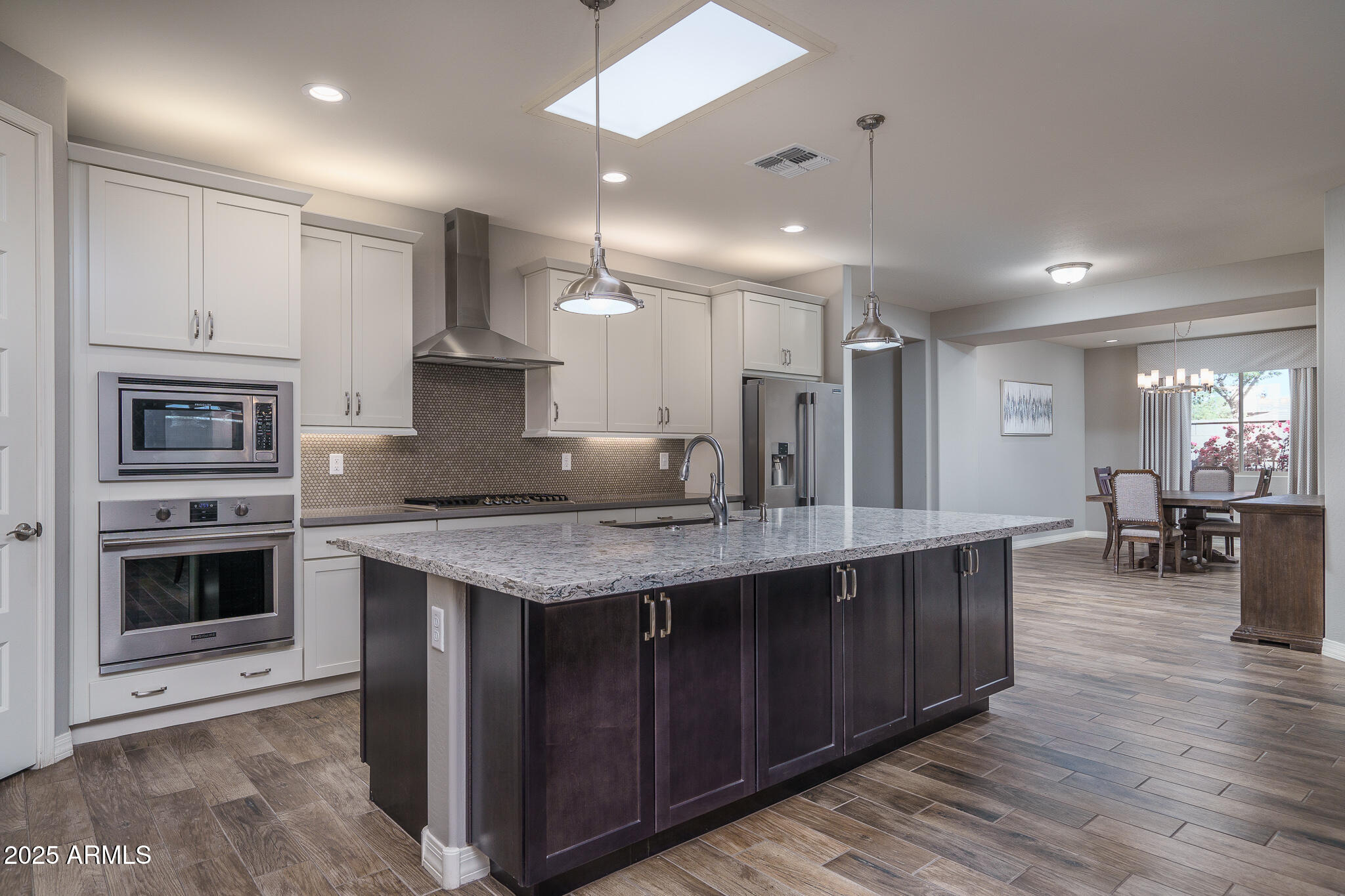 5) KITCHEN