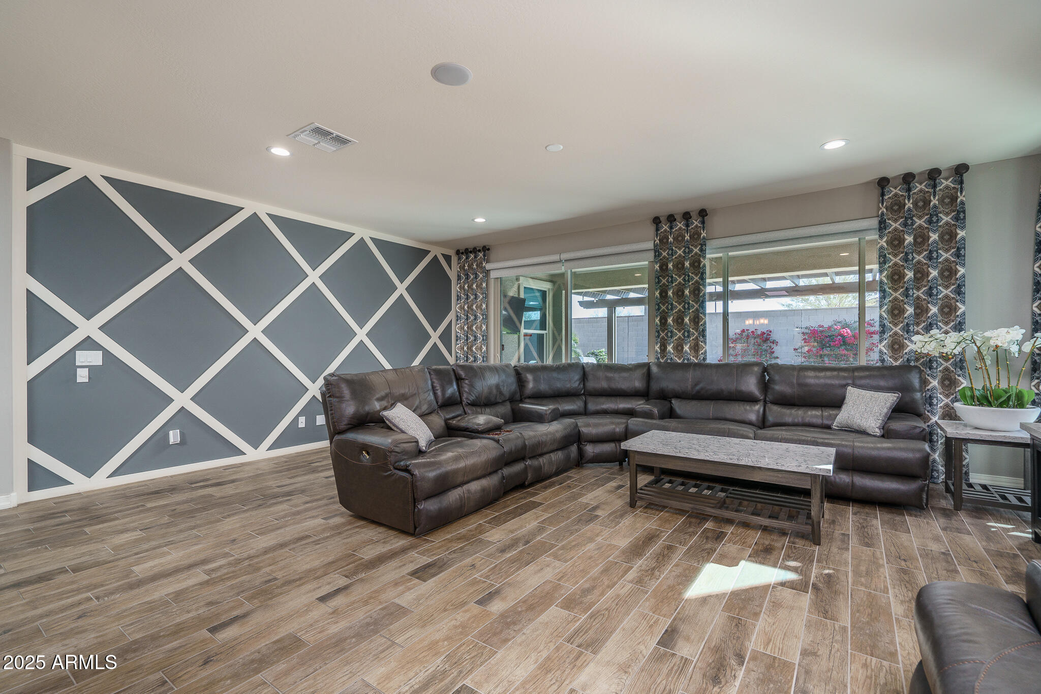 18147 West Sandy Road Goodyear, AZ 85338 - Photo 8 of 64 8) GREAT ROOM
