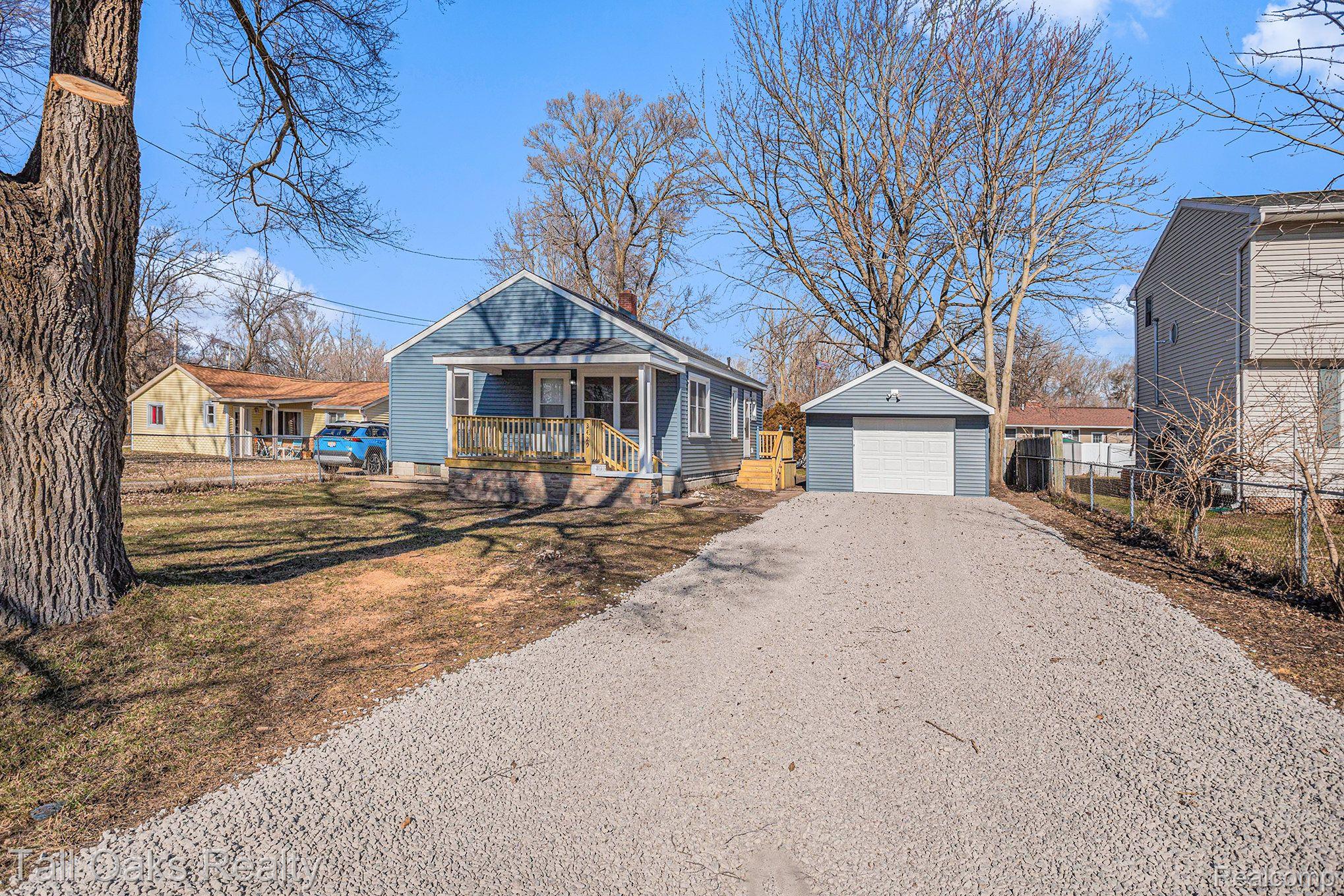 3429 Cramer Road Bay City, MI 48706 - Photo 2 of 16 Gallery Image 2