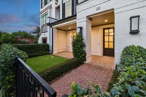 $1,299,000 | 20 Crain Sq Boulevard, Houston, TX 77025