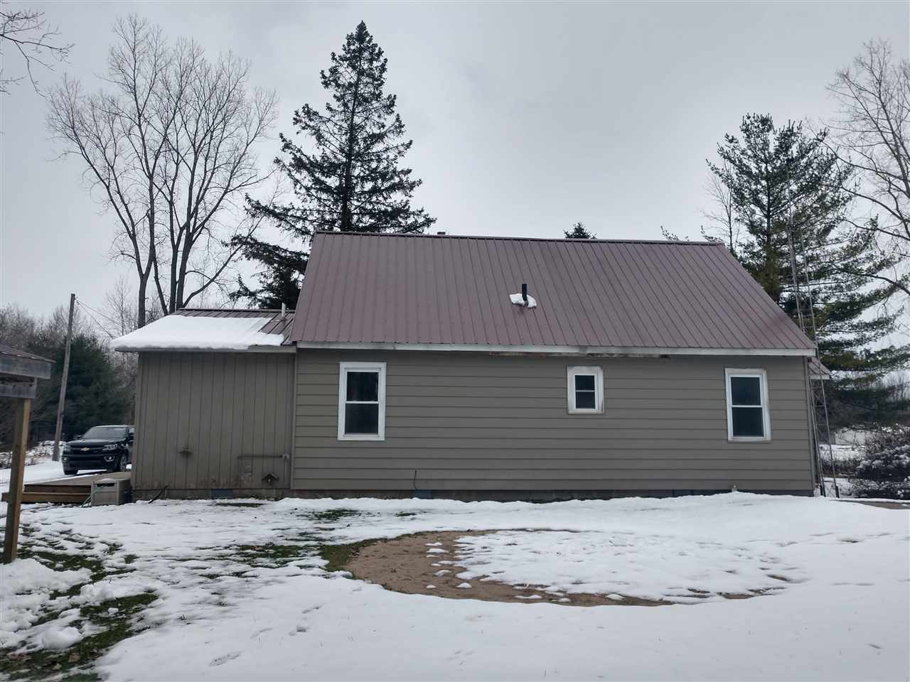 1239 Lentner Road Turner, MI 48765 - Photo 10 of 30 1855161-9.JPG