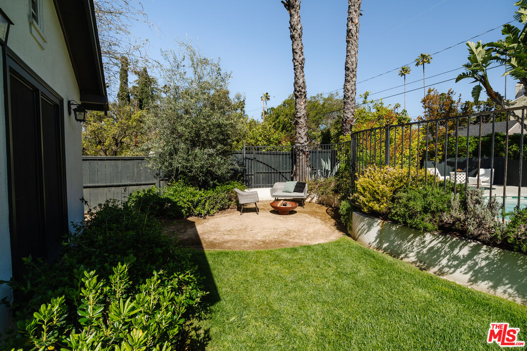 1175 Sonoma Drive Altadena, CA 91001 - Photo 54 of 68 a view of a backyard with sitting area