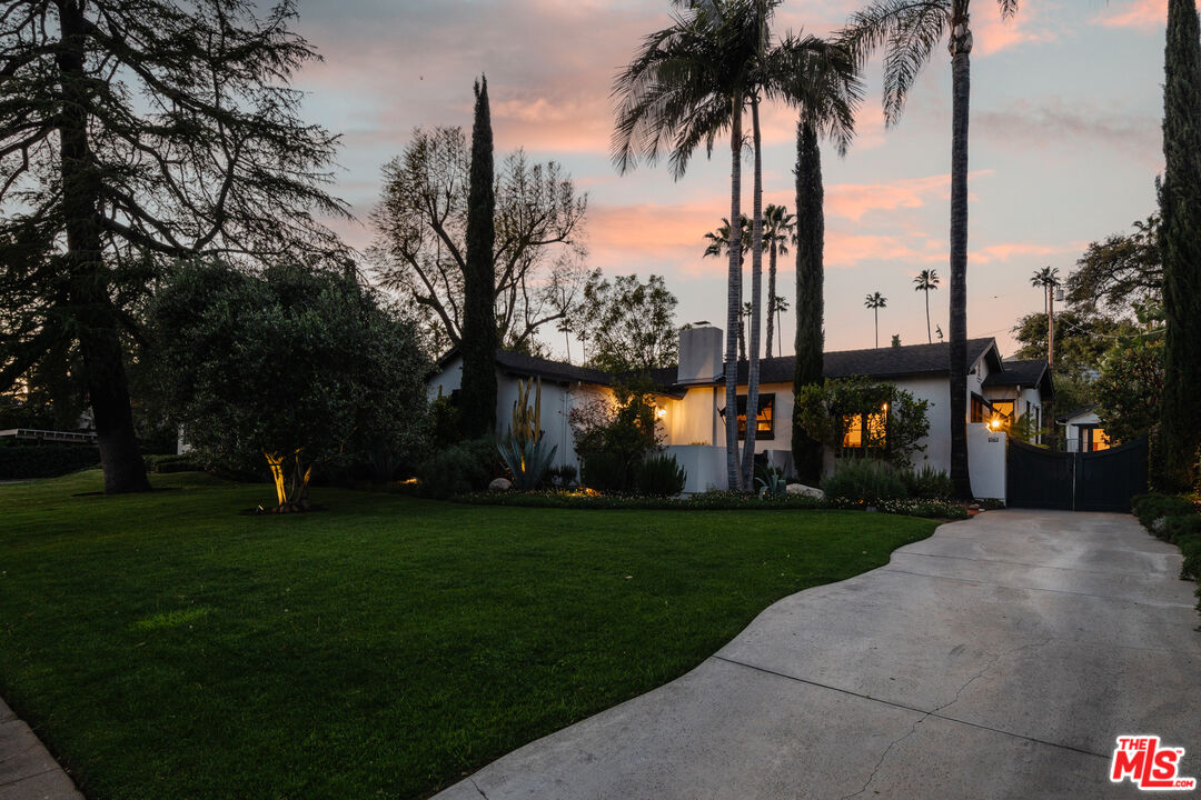 1175 Sonoma Drive Altadena, CA 91001 - Photo 60 of 68 a view of a park with a tree