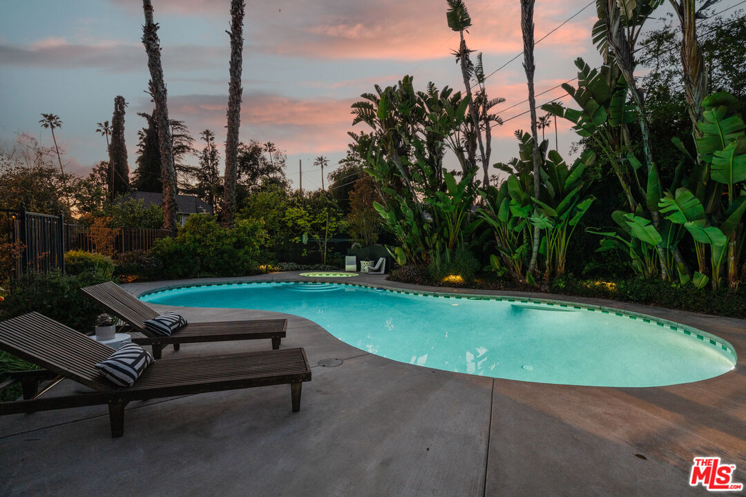 1175 Sonoma Drive Altadena, CA 91001 - Photo 66 of 68 a park bench sitting in the middle of a park